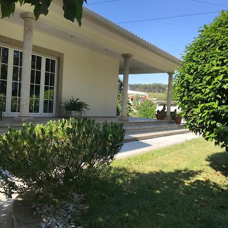 Camelias Bed & Breakfast Guimaraes Bagian luar foto